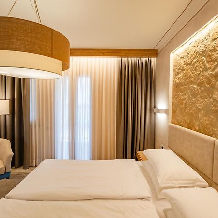 Agrihotel Elisabetta Collemezzano Bagian luar foto