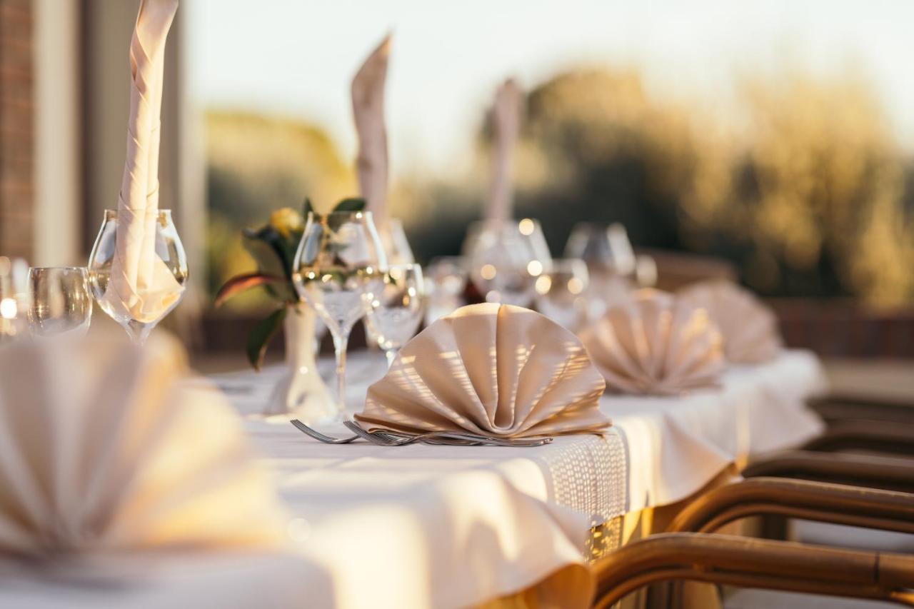 Agrihotel Elisabetta Collemezzano Bagian luar foto