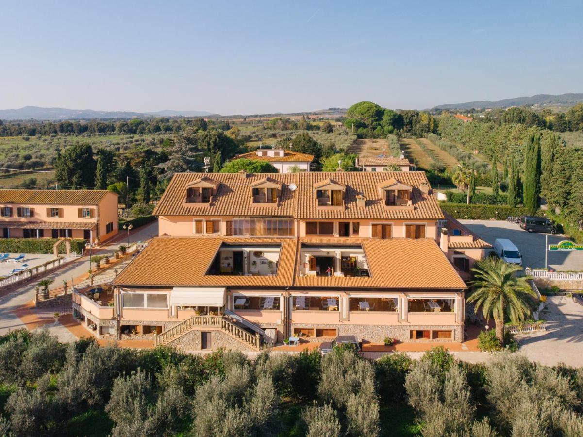 Agrihotel Elisabetta Collemezzano Bagian luar foto