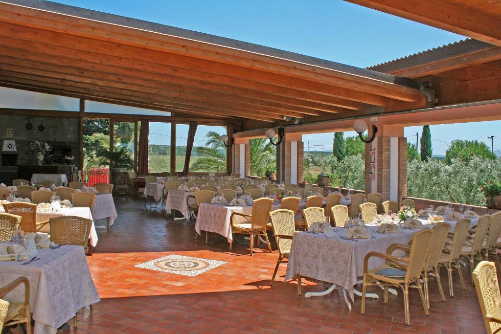 Agrihotel Elisabetta Collemezzano Bagian luar foto