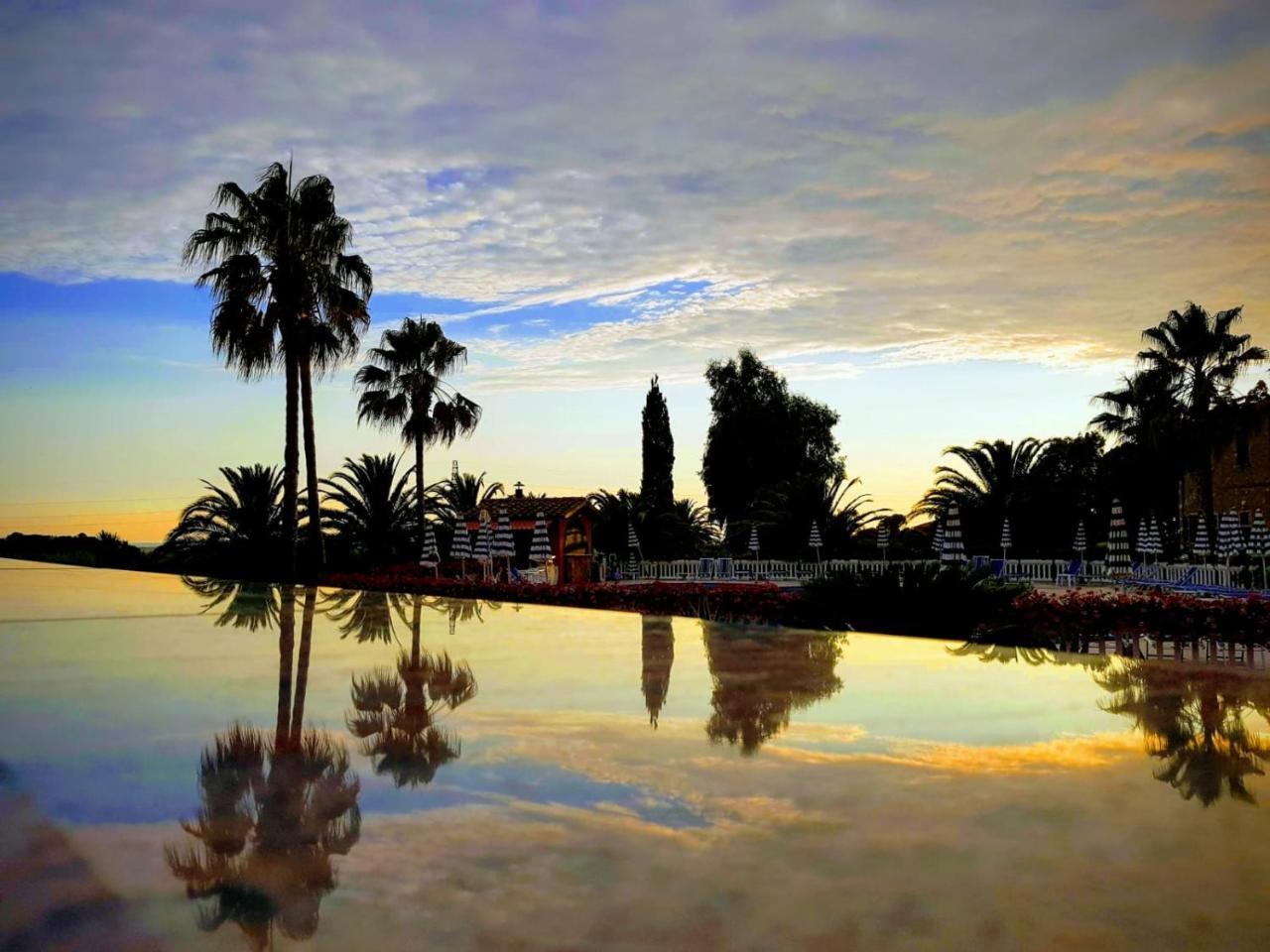 Agrihotel Elisabetta Collemezzano Bagian luar foto