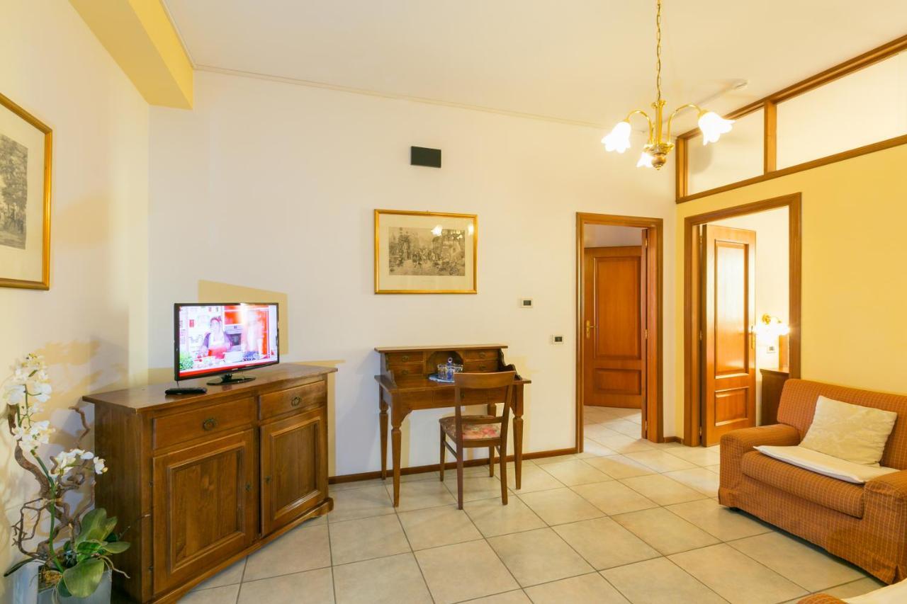 Agrihotel Elisabetta Collemezzano Bagian luar foto