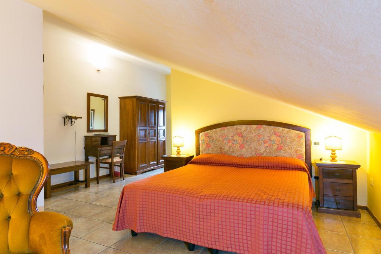 Agrihotel Elisabetta Collemezzano Bagian luar foto